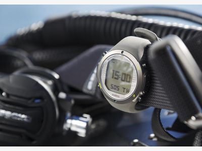 Suunto D6i NOVO STEALTH wUSB IV.jpg