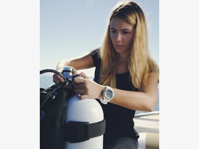 Suunto D6i NOVO WHITE wUSB V.jpg