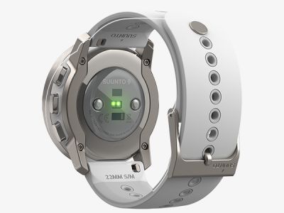 4-suunto9peak-birchwhite-backperspective-2000px.png