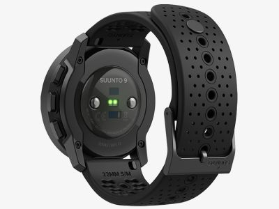 4-suunto9peak-allblack-backperspective-2000px.png