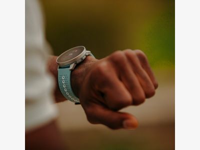 medium_6-suunto9peak-mossgray-onwrist-2000px.jpg