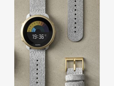 ss050616000-suunto-20mm-urban-4-microfiber-strap-grey-gold-s-on-wrist-06.jpg