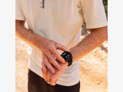 suunto-race-s-all-black-action-1-1280x1280px.jpg