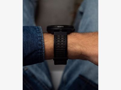 vertical 2 black II.jpg