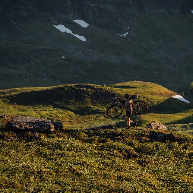 suunto-vertical-2-navigate-offline-off-grid-user-scene.jpg